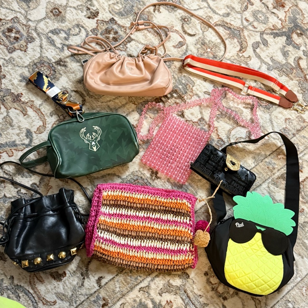 Purses bundle - Picture 2 of 6